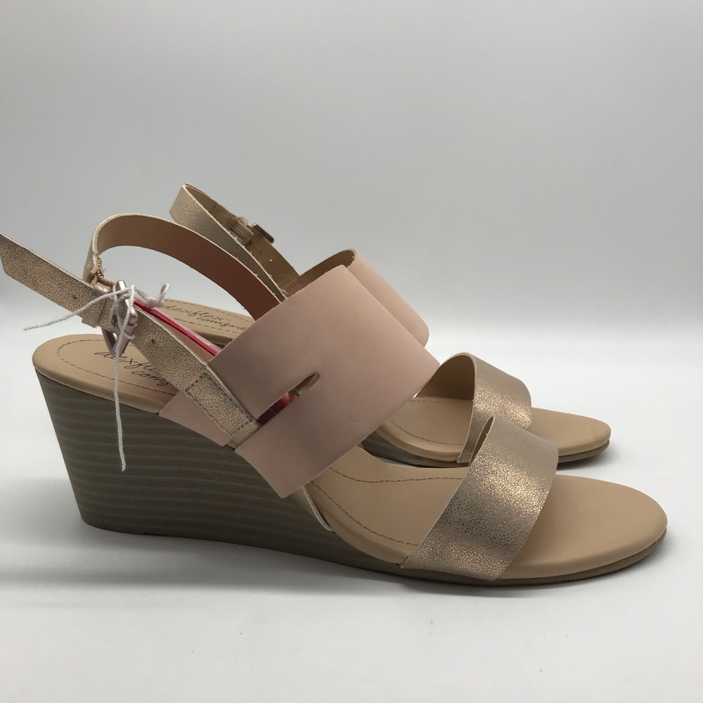Women's Elastic Ankle Strap Low Wedge Sandals - Picture 3 of 4